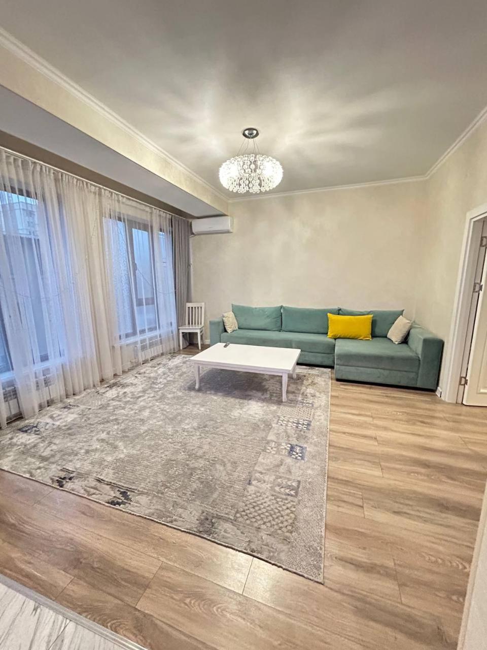 Ecohouse Apartment Bishkek Bagian luar foto
